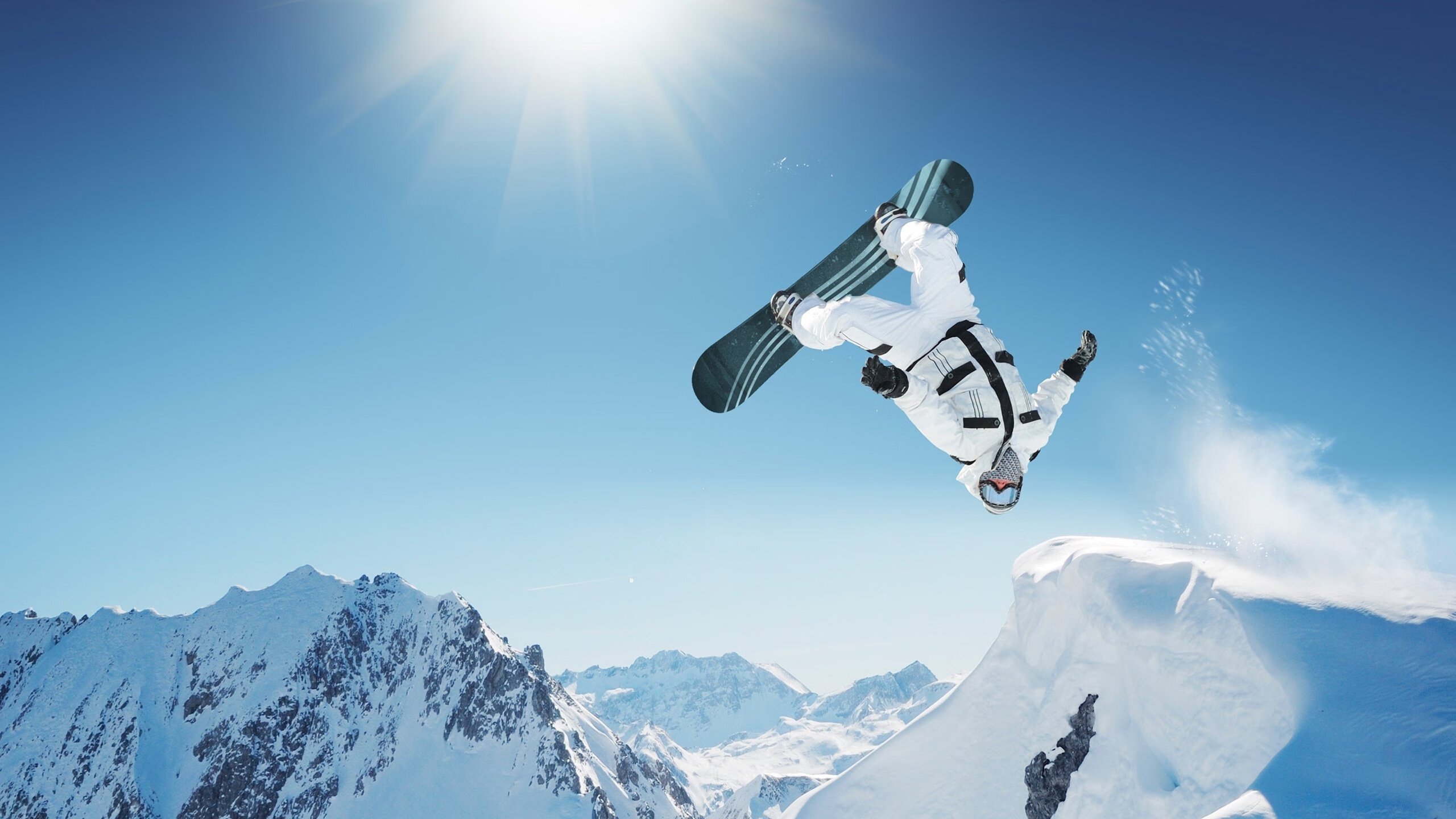 开云体育官网-_水上高速滑艇：水上速度的极致追求_，超高水上滑梯