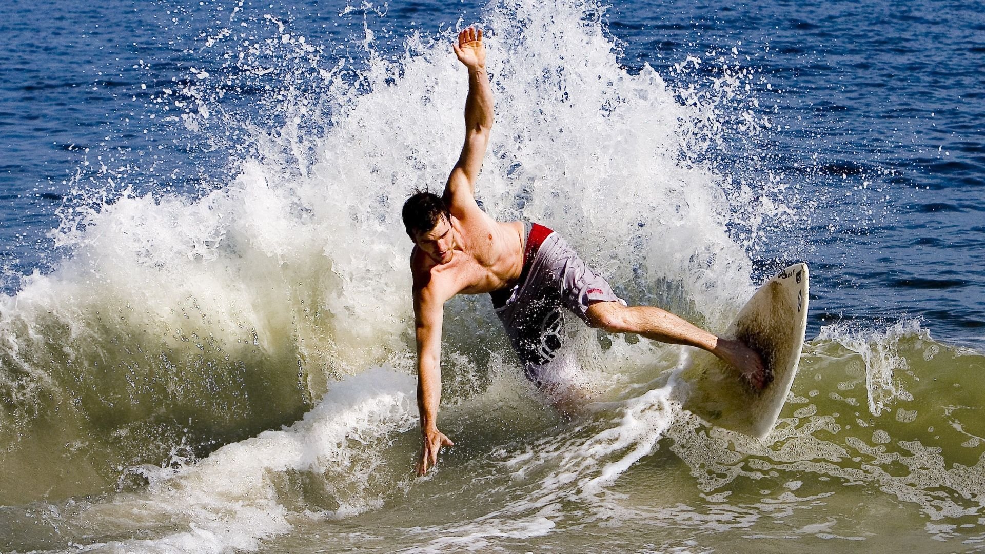 经典回忆：F1最伟大的十次冠军争夺，f1历代冠军