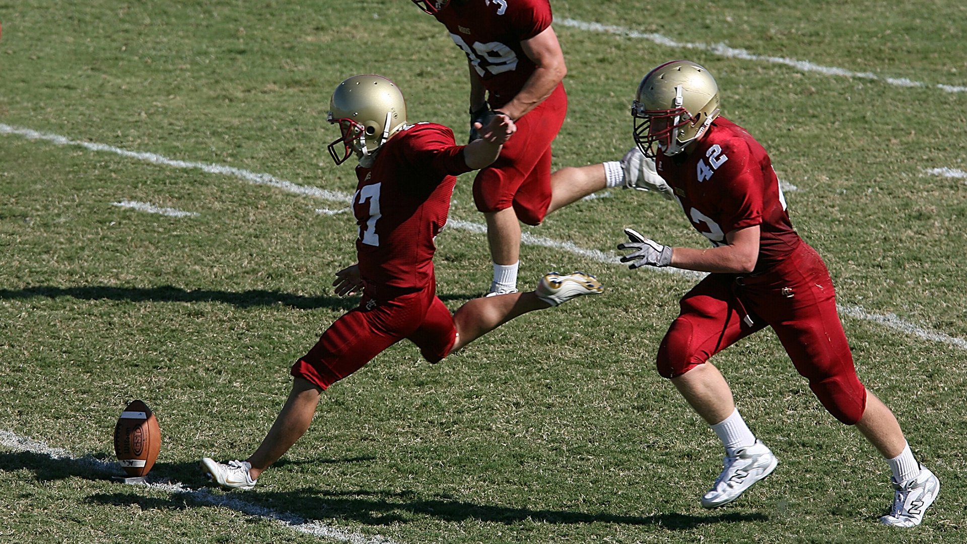 足球赛事衍生产业多元化，文化体育融合新景象，足球体育产业方案